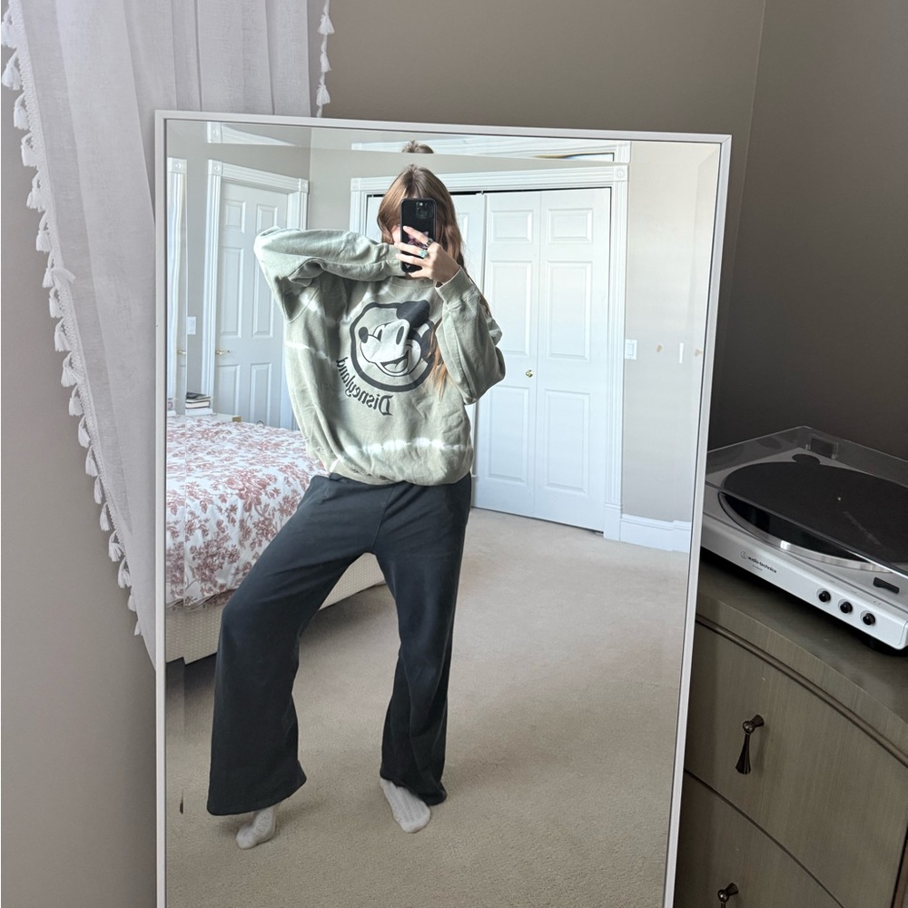 Disneyland sweatshirt